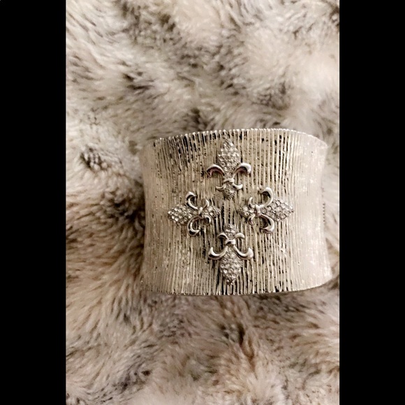 Bracelets $8 each - Picture 2 of 13